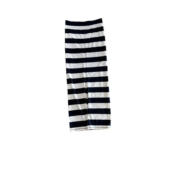 Free People Women's White and Black Striped maxi Size Medium - Picture 1 of 4